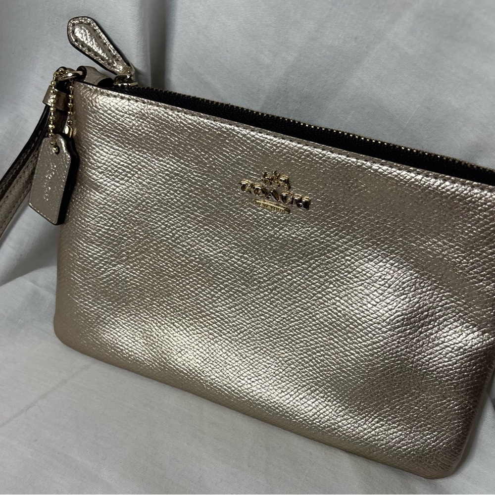 Coach Shimmering Gold Metallic Leather Large Wristlet- EUC - Picture 2 of 7
